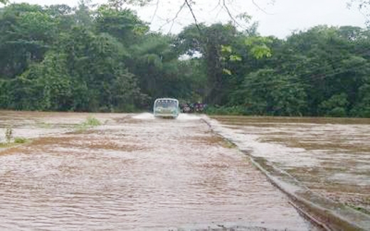 Poor progress of bridge work hits citizens/ devotees